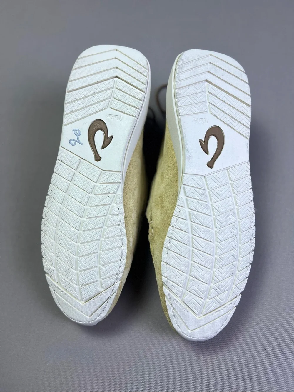 OluKai Ka'a Driver Suede Loafers Golden Sand Men's Size 10 10534-GSGS NWT